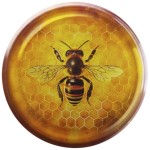 Nakrętka duża 82/6 - Pszczoła złote tło 50 szt